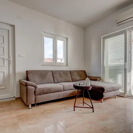 Apartamento Spacious Near The Sea Zadar