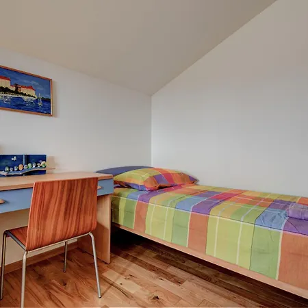 Spacious Near The Sea Apartment Zadar