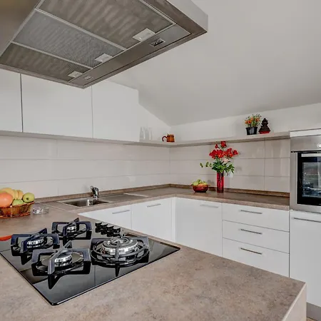 Spacious Near The Sea Zara