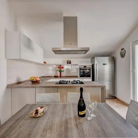 Spacious Near The Sea *