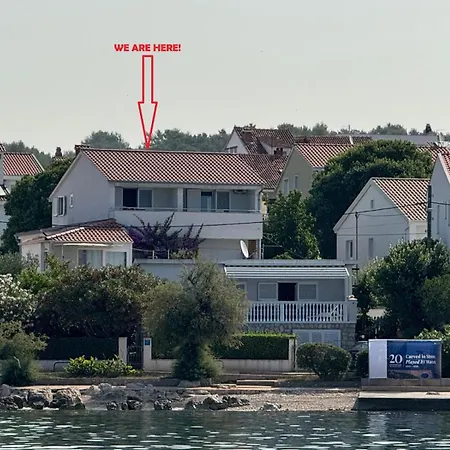 Spacious Near The Sea Apartman