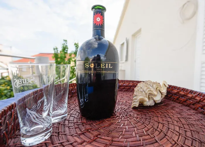 Spacious Near The Sea Apartman