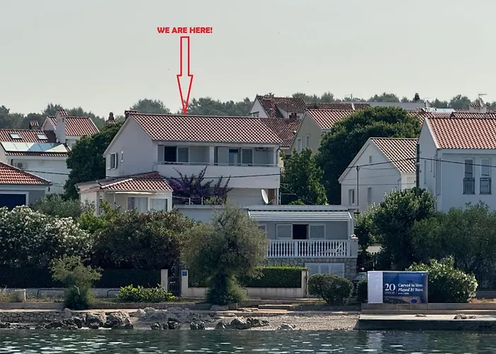 Spacious Near The Sea Apartman